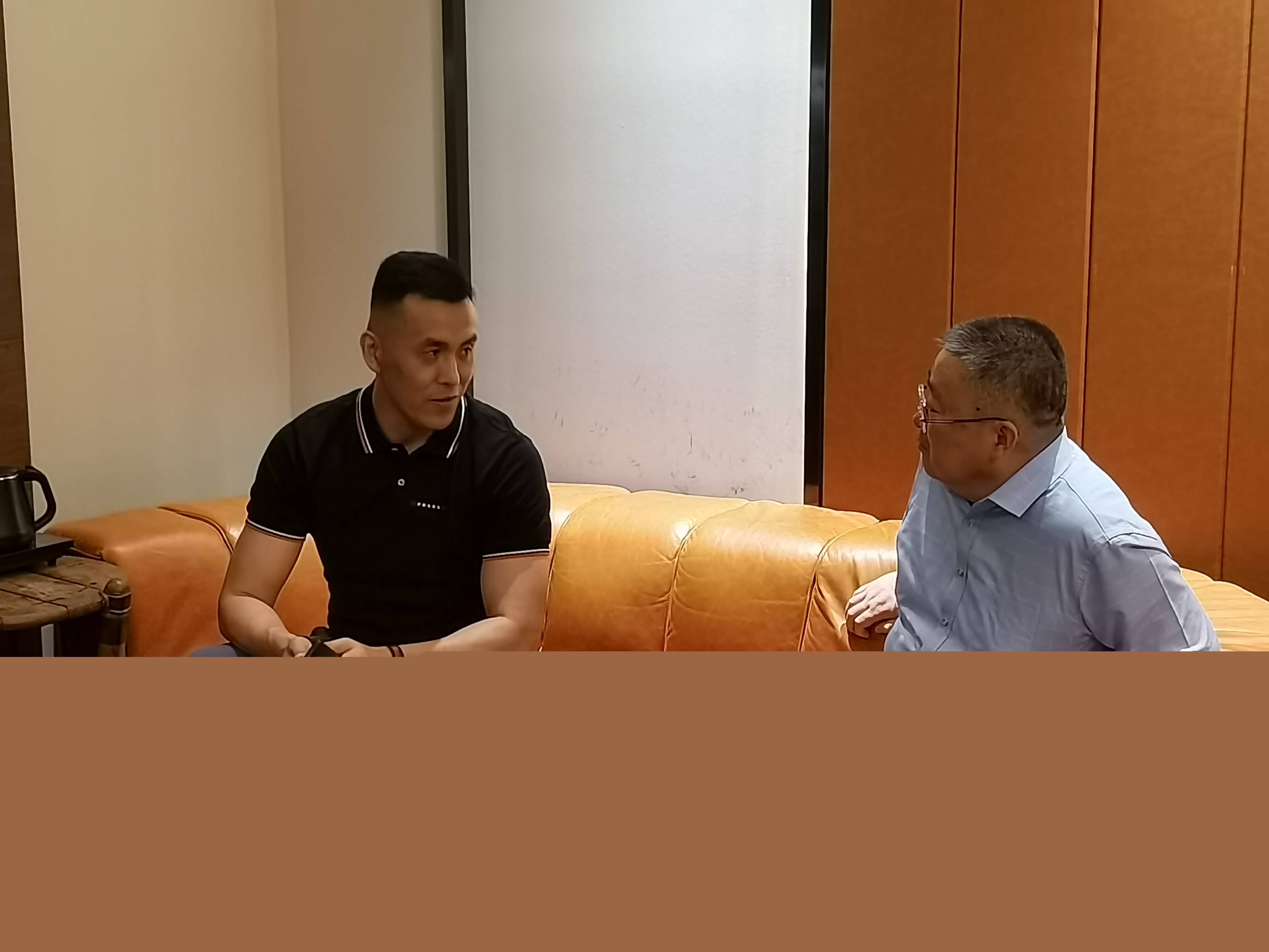 共話發(fā)展︱熱烈歡迎張?jiān)Ｆ咸厌劸乒煞萦邢薰镜皆L山東擇立實(shí)業(yè)集團(tuán)考察交流