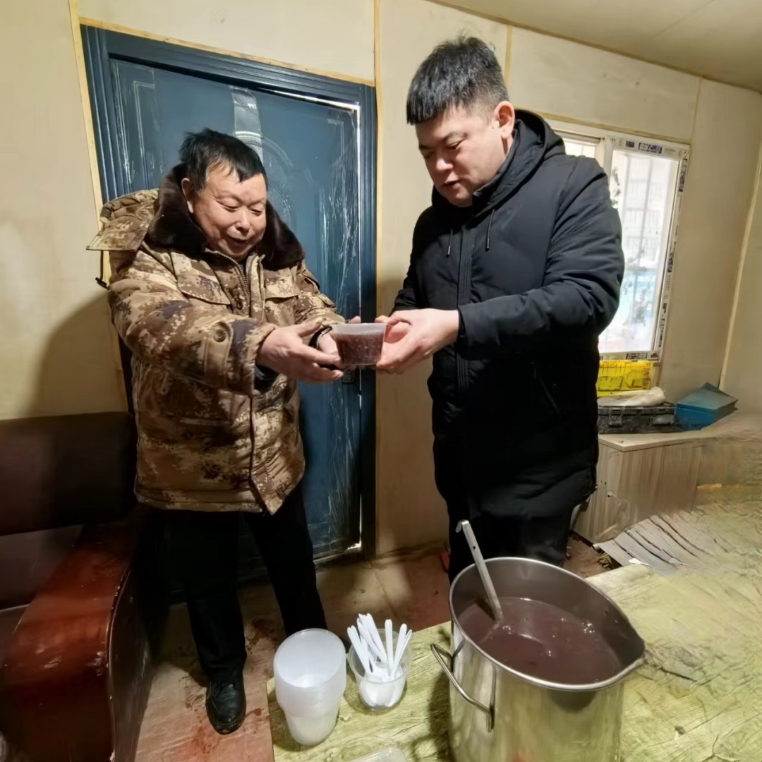 關愛“粥”到，情暖臘八