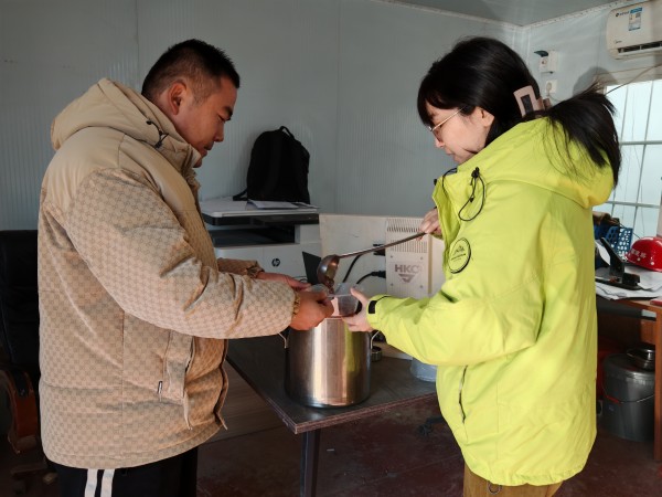 萬(wàn)事“粥”全，暖心暖胃--臘八節(jié)擇立集團(tuán)為一線(xiàn)員工送溫暖活動(dòng)